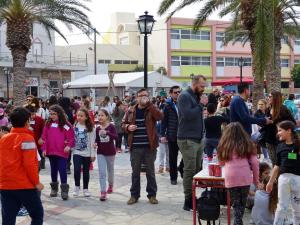 barn children apokries skattjakt ierapetra kreta crete "treasure hunt"